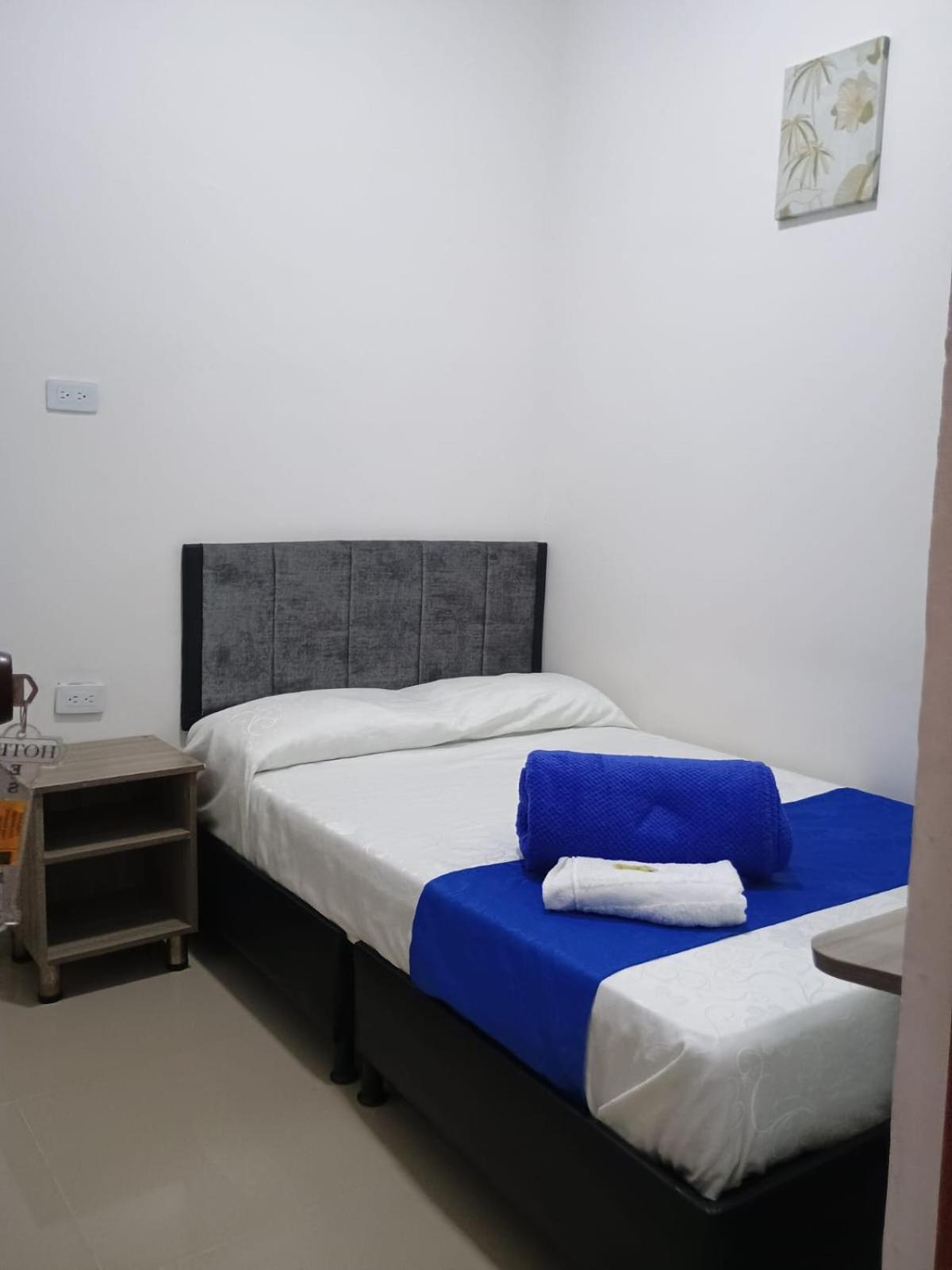 Hotel Cafe Estrella Armenia  Ngoại thất bức ảnh